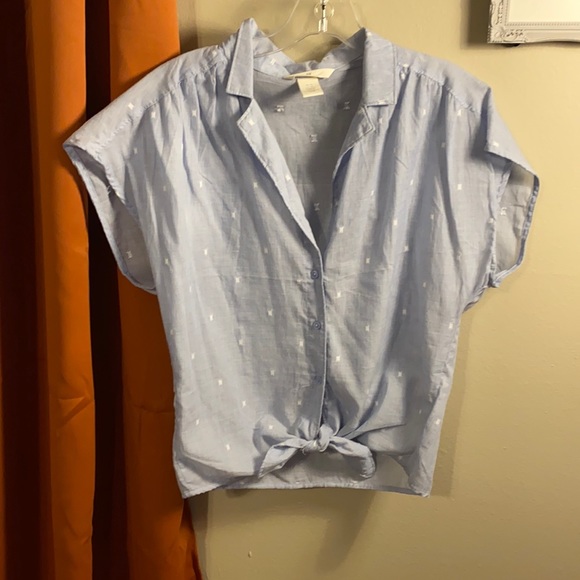 Button up top - Picture 1 of 2